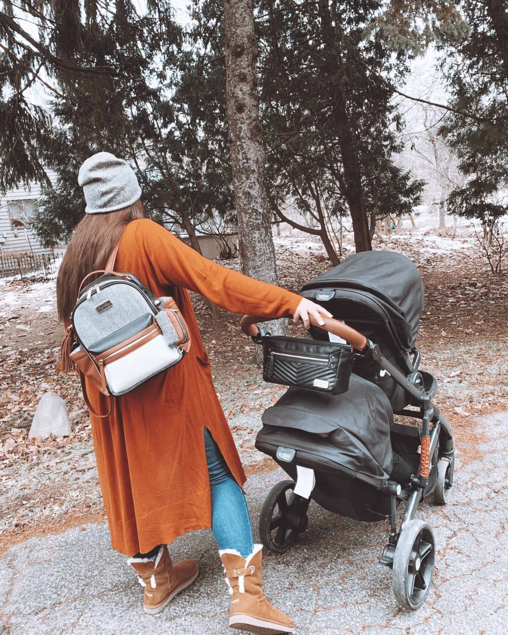 Itzy-Ritzy-Baby-Stroller-Storage-Organizer-CAD8368-Stroller-Caddy-Jetsetter-Black-Gold-4-scaled