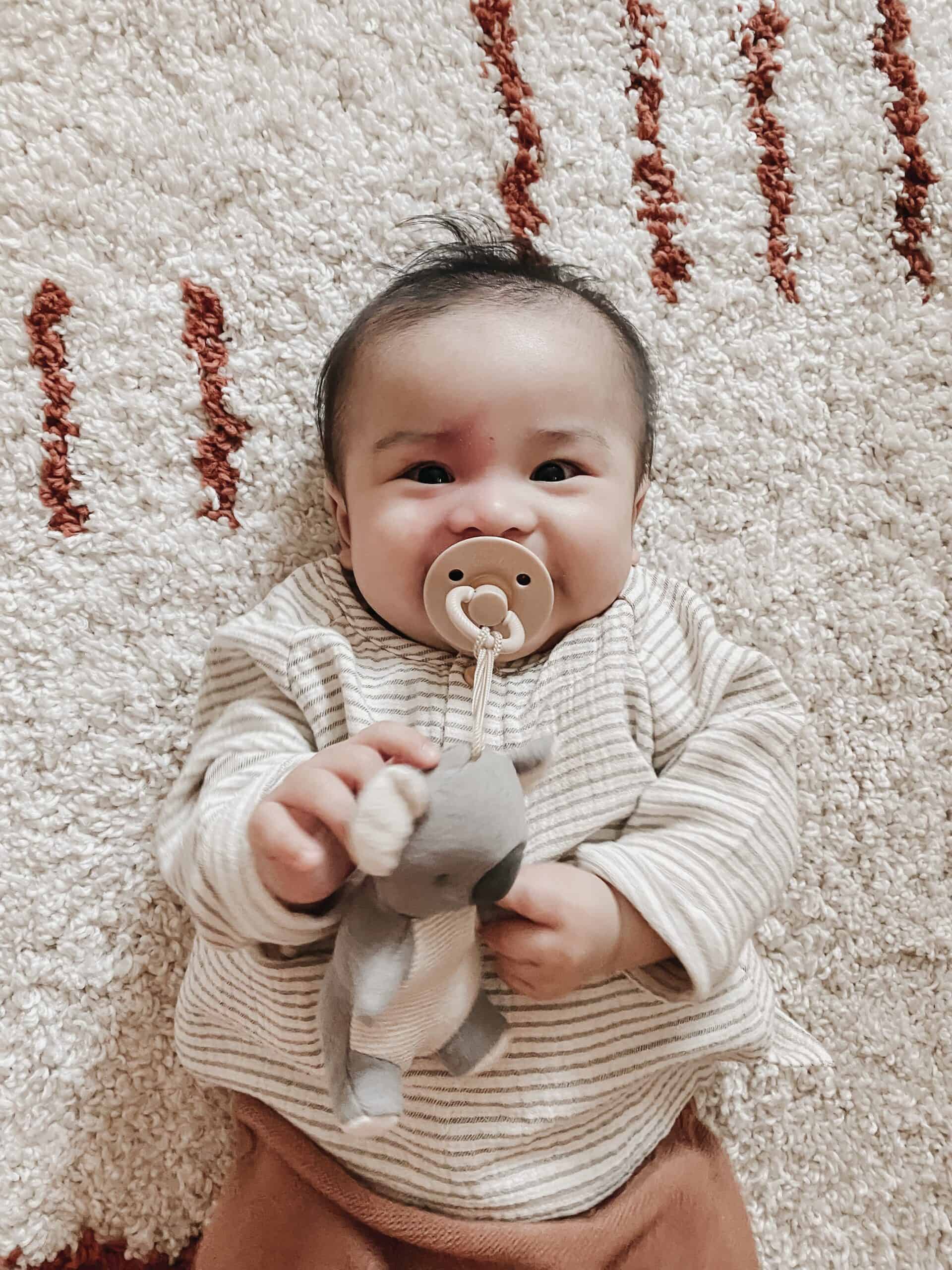 Itzy-Ritzy-Bitzy-Pal-Natural-Rubber-Pacifier-with-a-Soft-Cotton-Lovey-NRPAL8433-Koala-10-scaled
