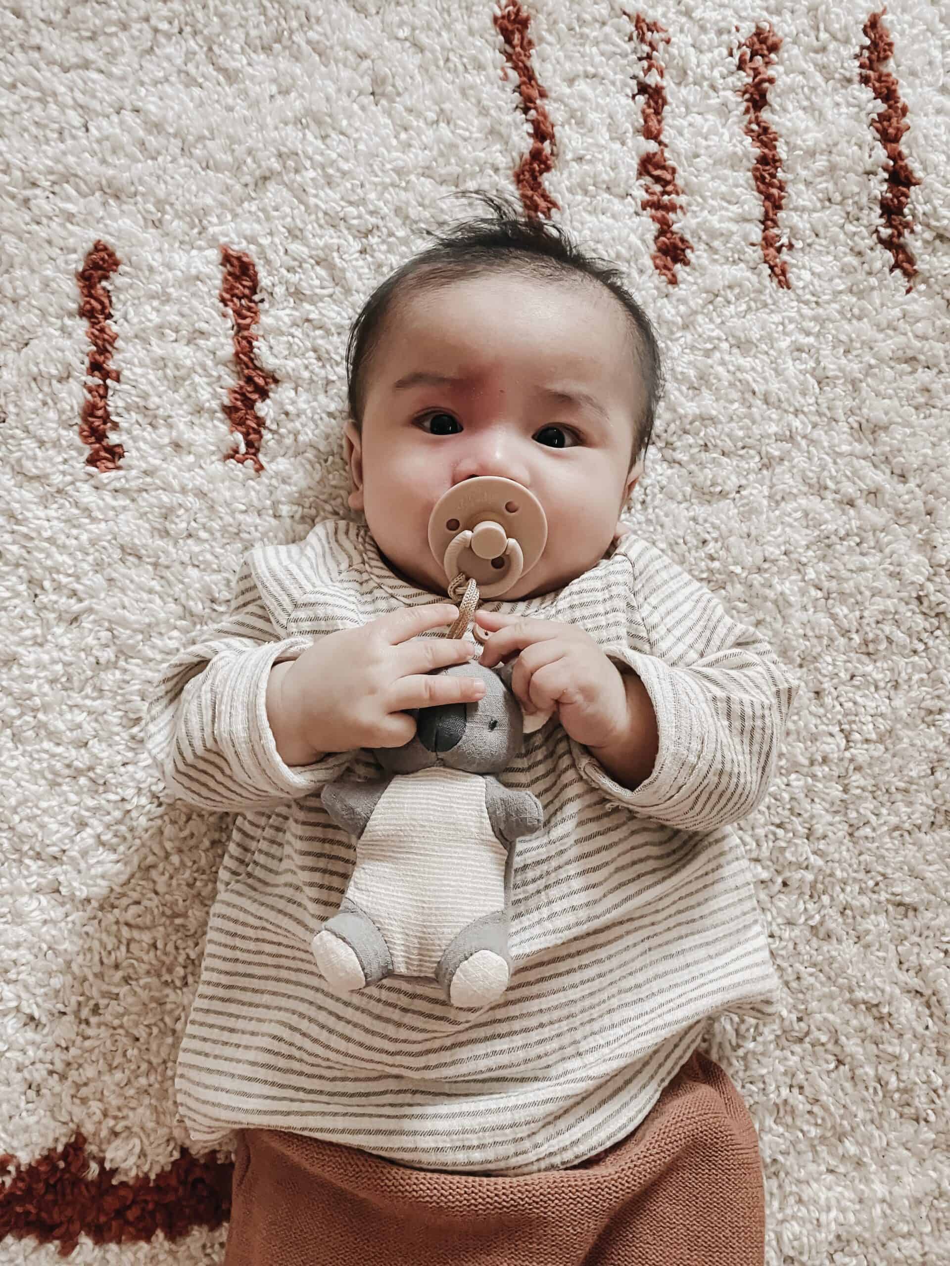 Itzy-Ritzy-Bitzy-Pal-Natural-Rubber-Pacifier-with-a-Soft-Cotton-Lovey-NRPAL8433-Koala-7-scaled