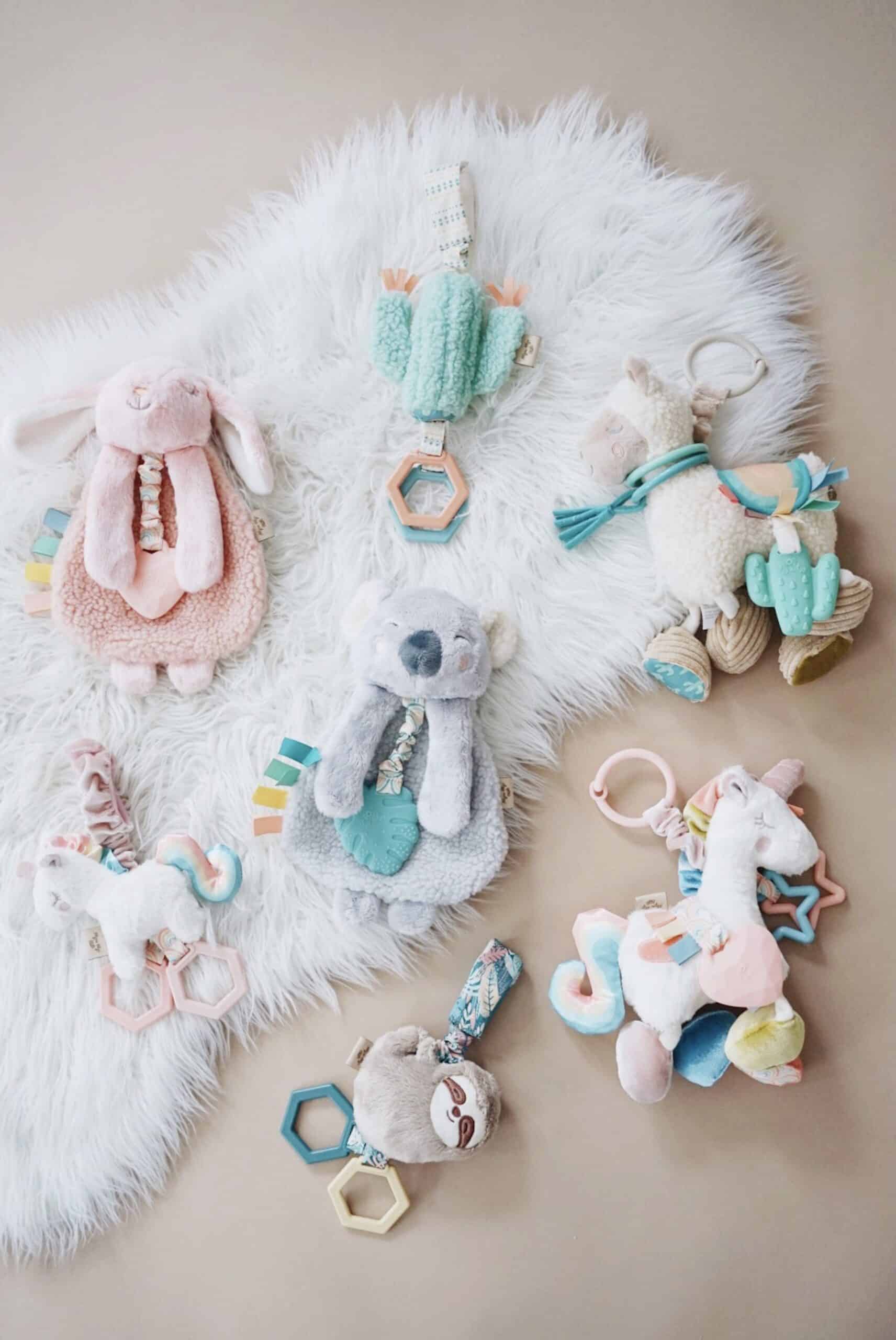 Itzy-Ritzy-JIN8310-Ritzy-Jingle-Unicorn-scaled