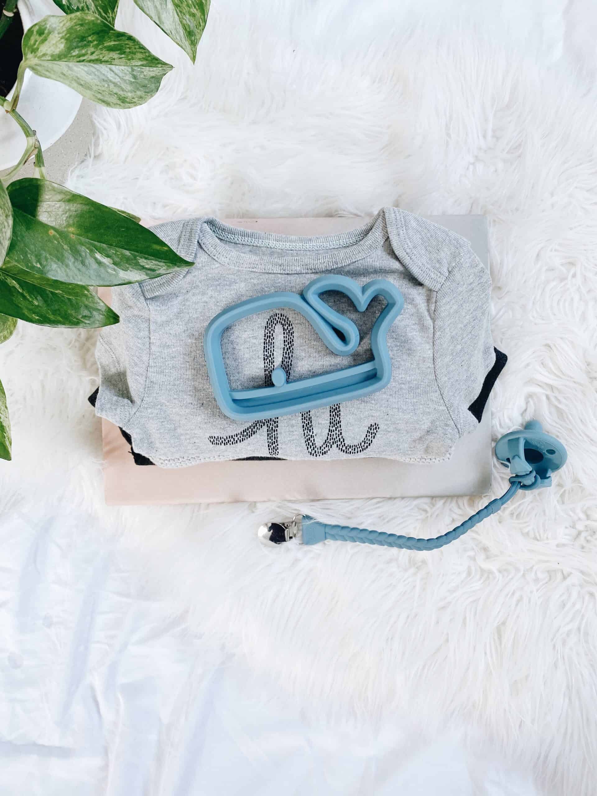 Itzy-Ritzy-Pacifier-Soother-PCFR8302-Blue-Arrows-2-scaled