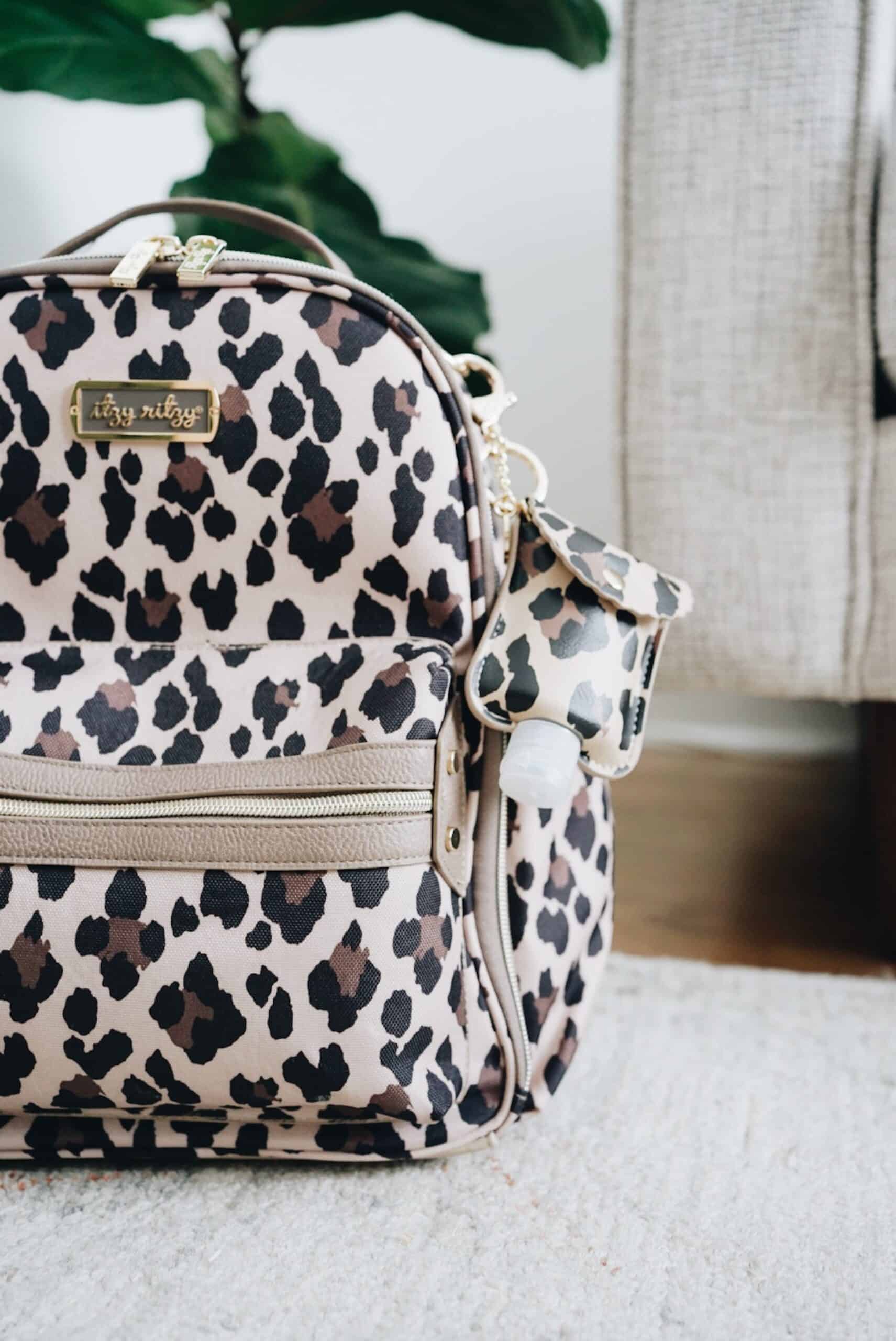 Itzy-Ritzy-Sanitizer-Holder-Case-Clip-Bag-Purse-HSP8387-Leopard-Hand-Sanitizer-Pouch-5-scaled