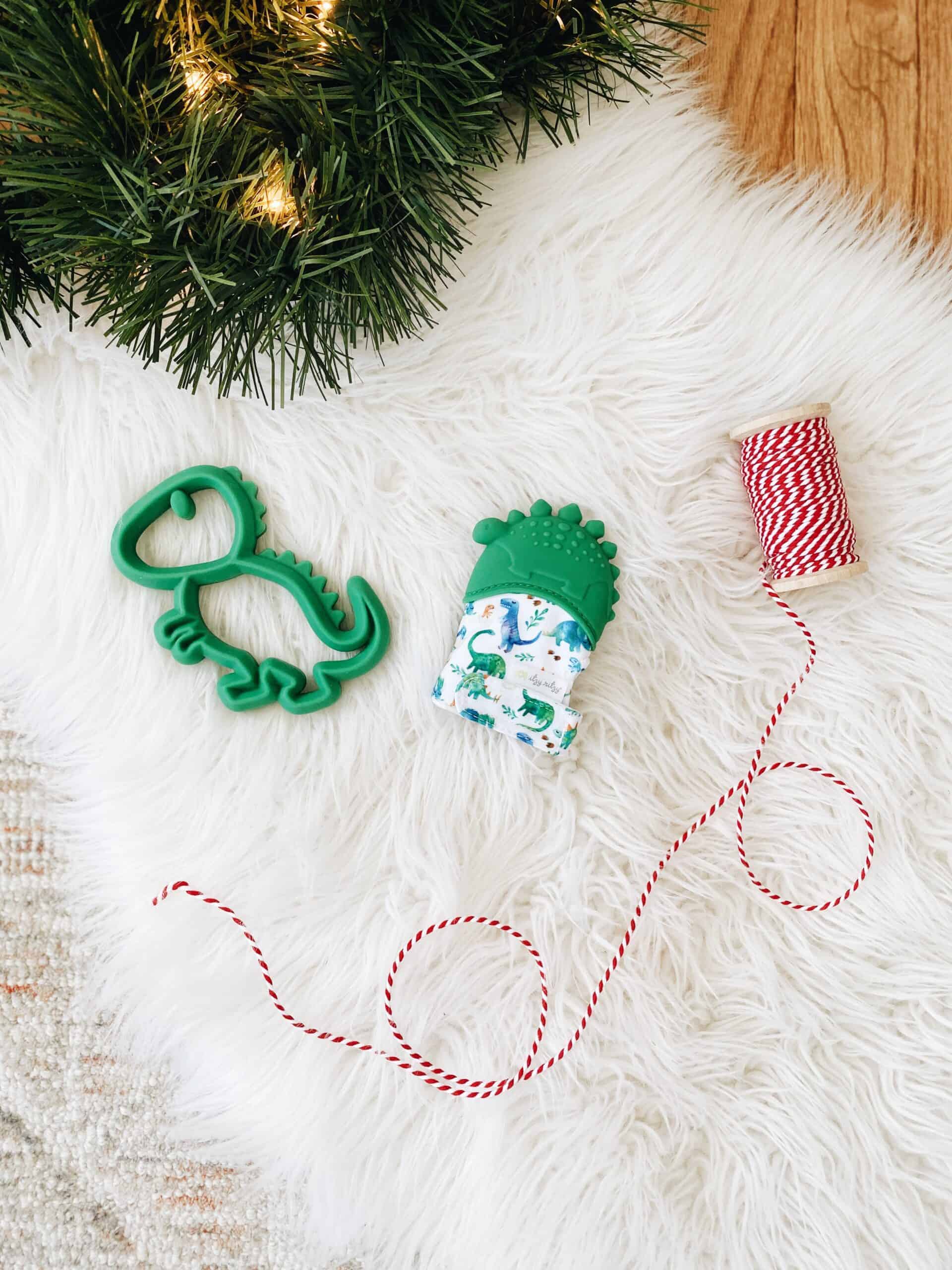 Itzy-Ritzy-Teething-Mitt-Teether-MITT8085-Dino-Mitt-1-scaled