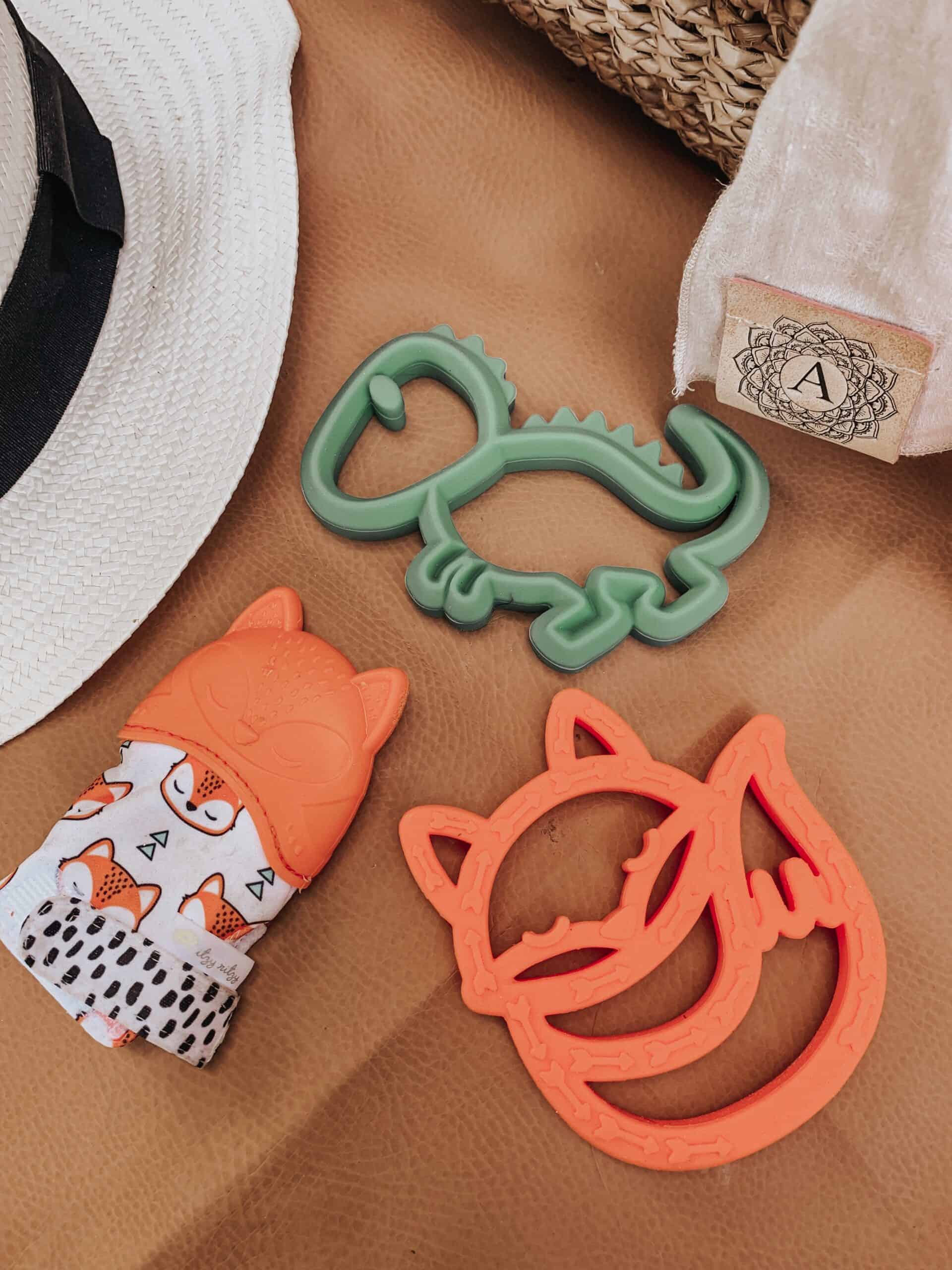 Itzy-Ritzy-Teething-Mitt-Teether-MITT8318-Fox-Mitt-scaled