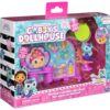 gabbydollhouse-mercatsparoom-87 Gabby’s Dollhouse MerCat’s Spa Room Playset with MerCat Figure, Surprise Toy, and Dollhouse Furniture in packaging—includes colorful accessories and characters inspired by the Netflix series for imaginative play.