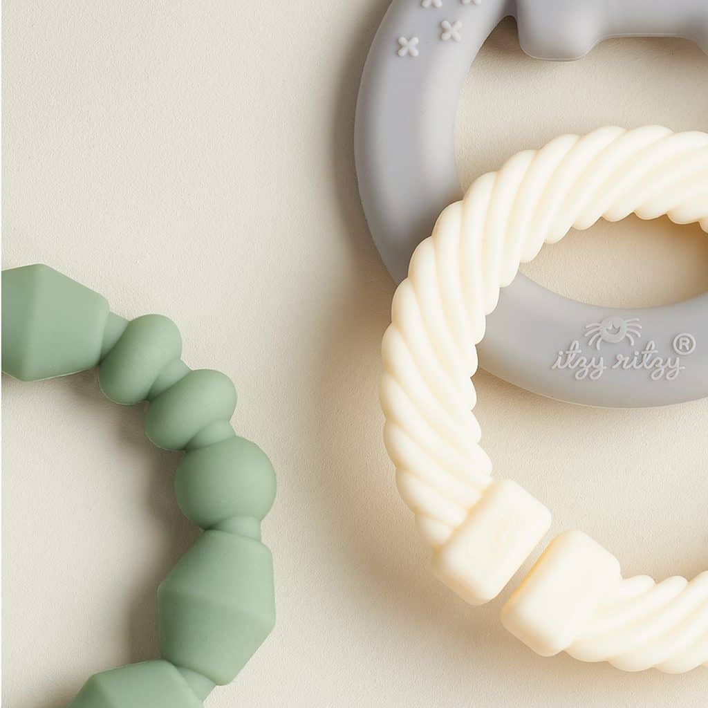 Itzy Ritzy Itzy Loops linkable silicone teething ring set with elephant charm Itzy Ritzy Itzy Loops linkable silicone teething ring set with elephant charm