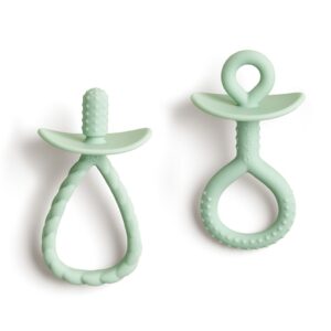 Itzy Ritzy Itzy Pre Feeding teether set with looped handles in green