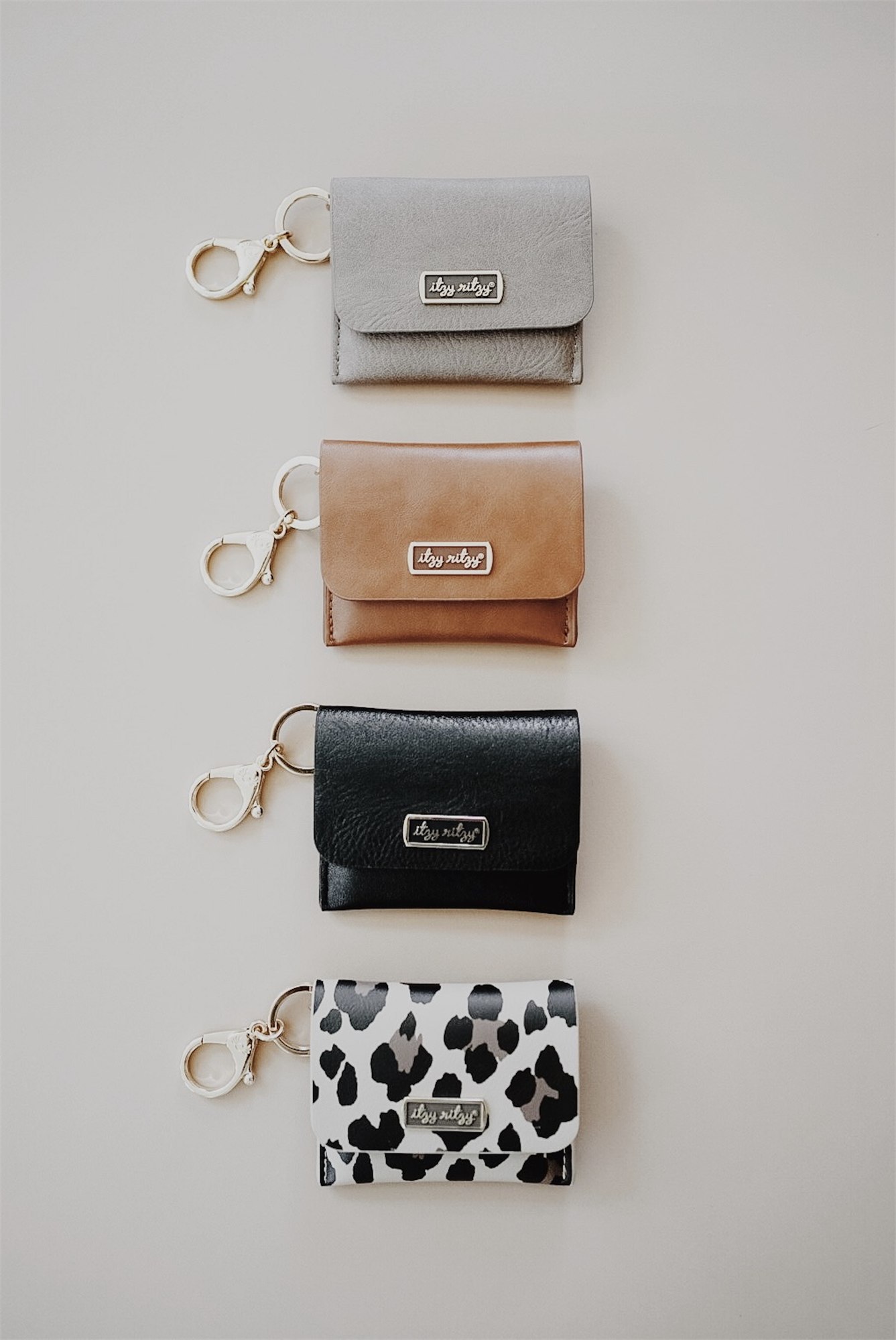 Itzy Mini Wallet Card Holder and Key Chain Charm - Cognac Itzy Mini Wallet Card Holder and Key Chain Charm - Cognac