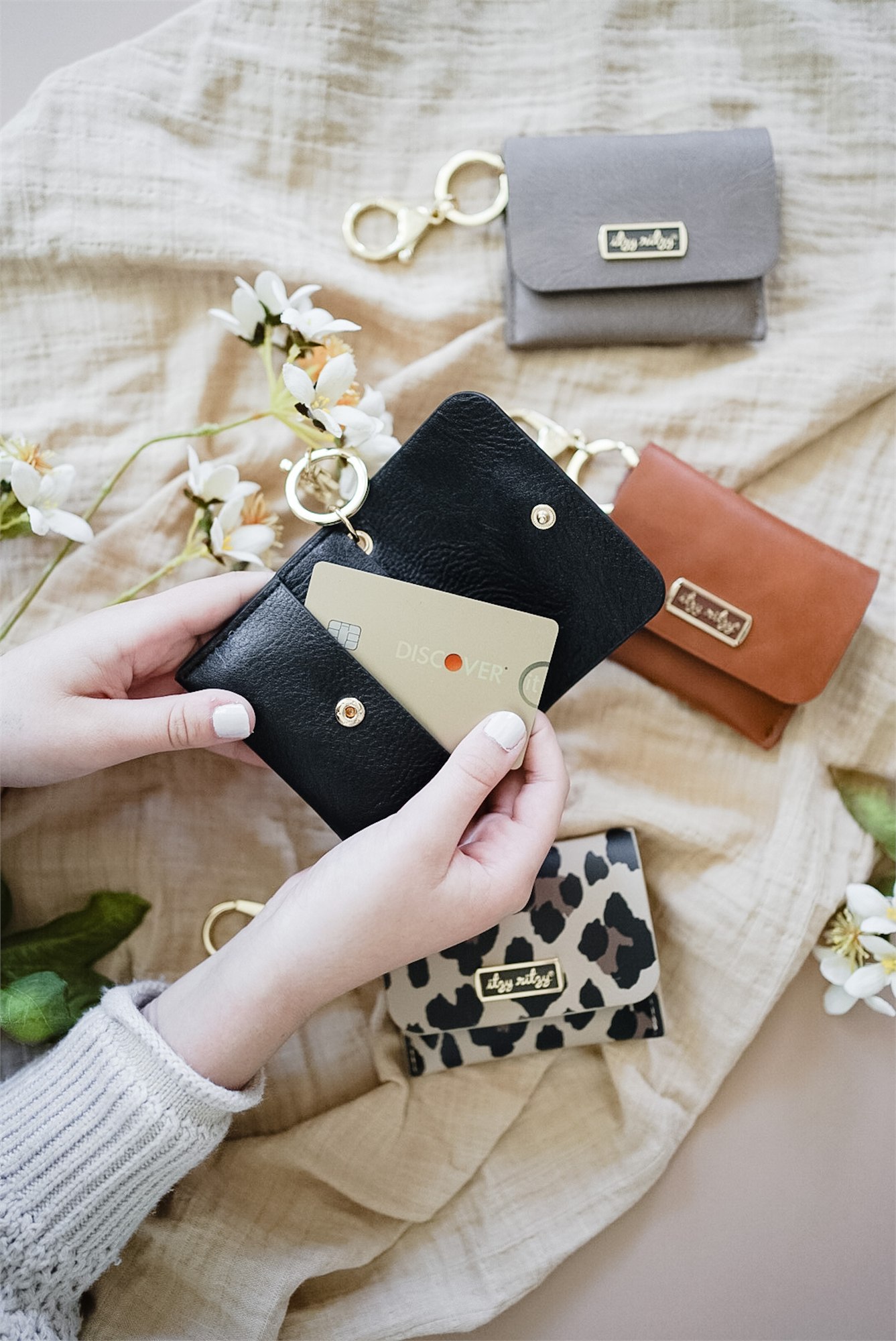 Itzy Mini Wallet Card Holder and Key Chain Charm - Cognac Itzy Mini Wallet Card Holder and Key Chain Charm - Cognac