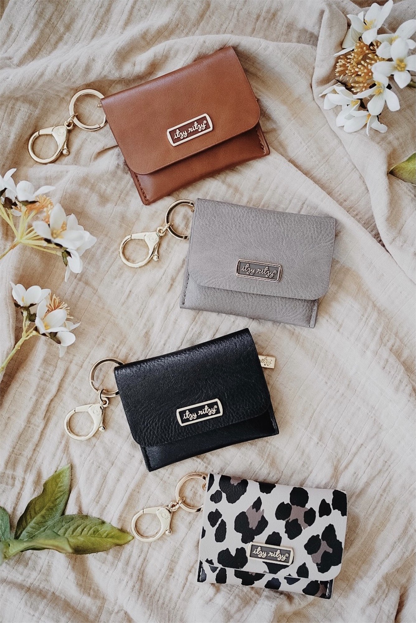 Itzy Mini Wallet Card Holder and Key Chain Charm - Cognac Itzy Mini Wallet Card Holder and Key Chain Charm - Cognac
