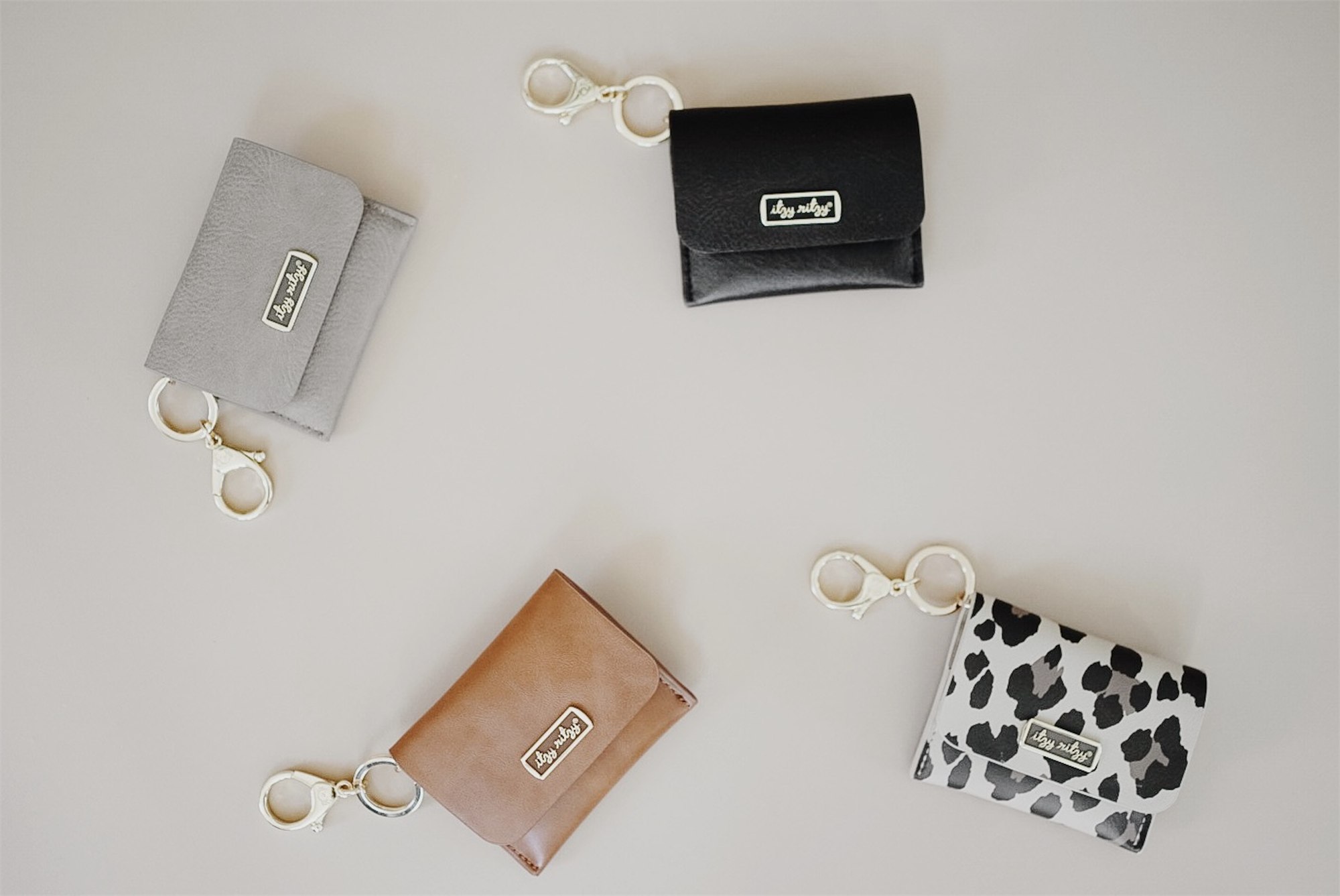 Itzy Mini Wallet Card Holder and Key Chain Charm - Cognac Itzy Mini Wallet Card Holder and Key Chain Charm - Cognac