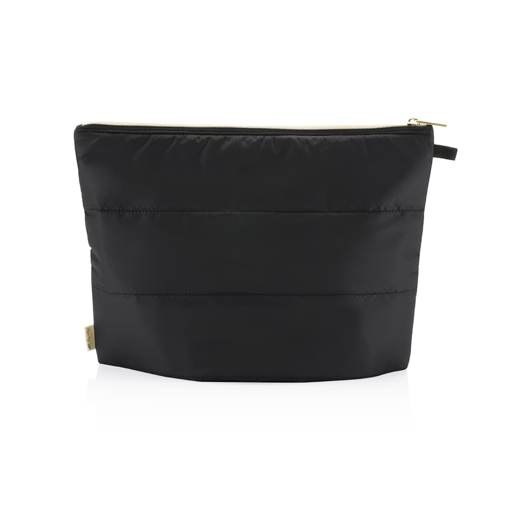 itzy-ritzy-dpc1000-pack-like-a-dream-packing-cubes-midnight-4 A black Itzy Ritzy Pack Like A Dream Packing Cube with gold zippers.