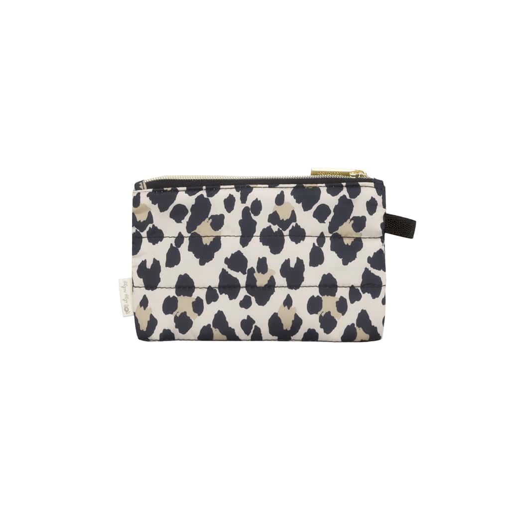 itzy-ritzy-dpc8387-pack-like-a-dream-packing-cubes-leopard-5 A black and white leopard print Itzy Ritzy Pack Like A Dream Packing Cubes - Set of 3 with a gold zipper.
