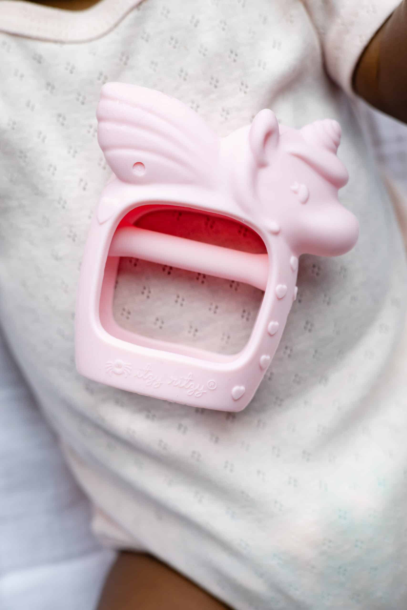 itzy-ritzy-grip-bitzy-grip-silicone-mitt-teether-pegasus-6-scaled