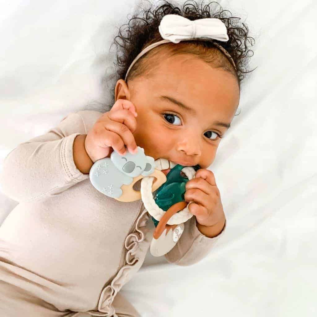 Itzy Keys Tething Rings Tropical Multi Stage Teether Baby 3 Months + Refrigerate Leaf