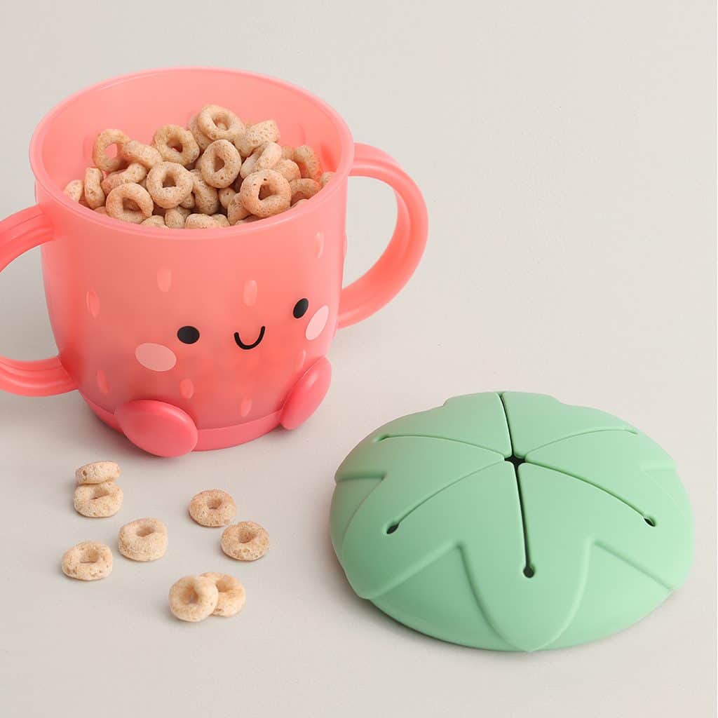 Itzy Ritzy Itzy Snack Cup toddler snack cup, Strawberry design