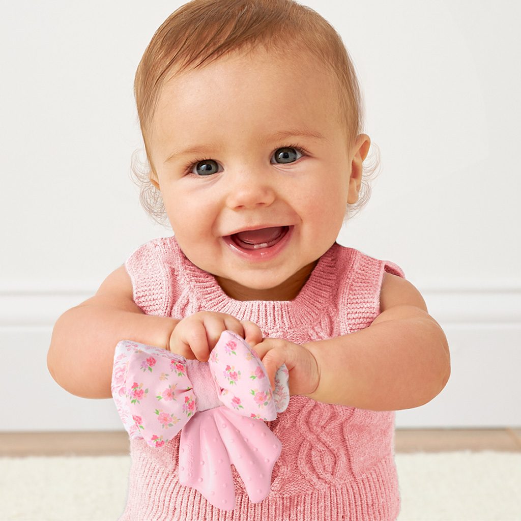 Itzy Ritzy Sweetie Crinkle silicone sensory teether Bow product photo 2