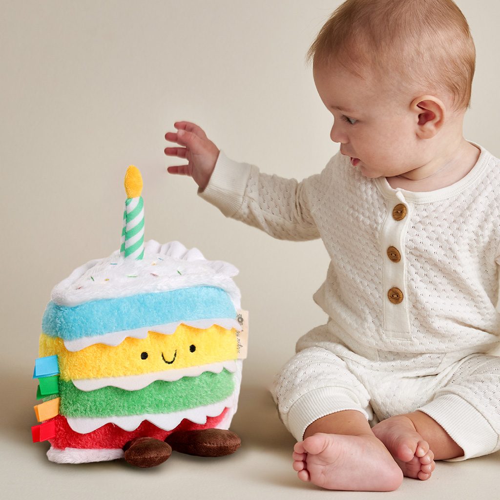 Itzy Ritzy Sweetie Snuggles plush toy Sprinkle the Cake product photo 3 Itzy Ritzy Sweetie Snuggles plush toy Sprinkle the Cake product photo 3