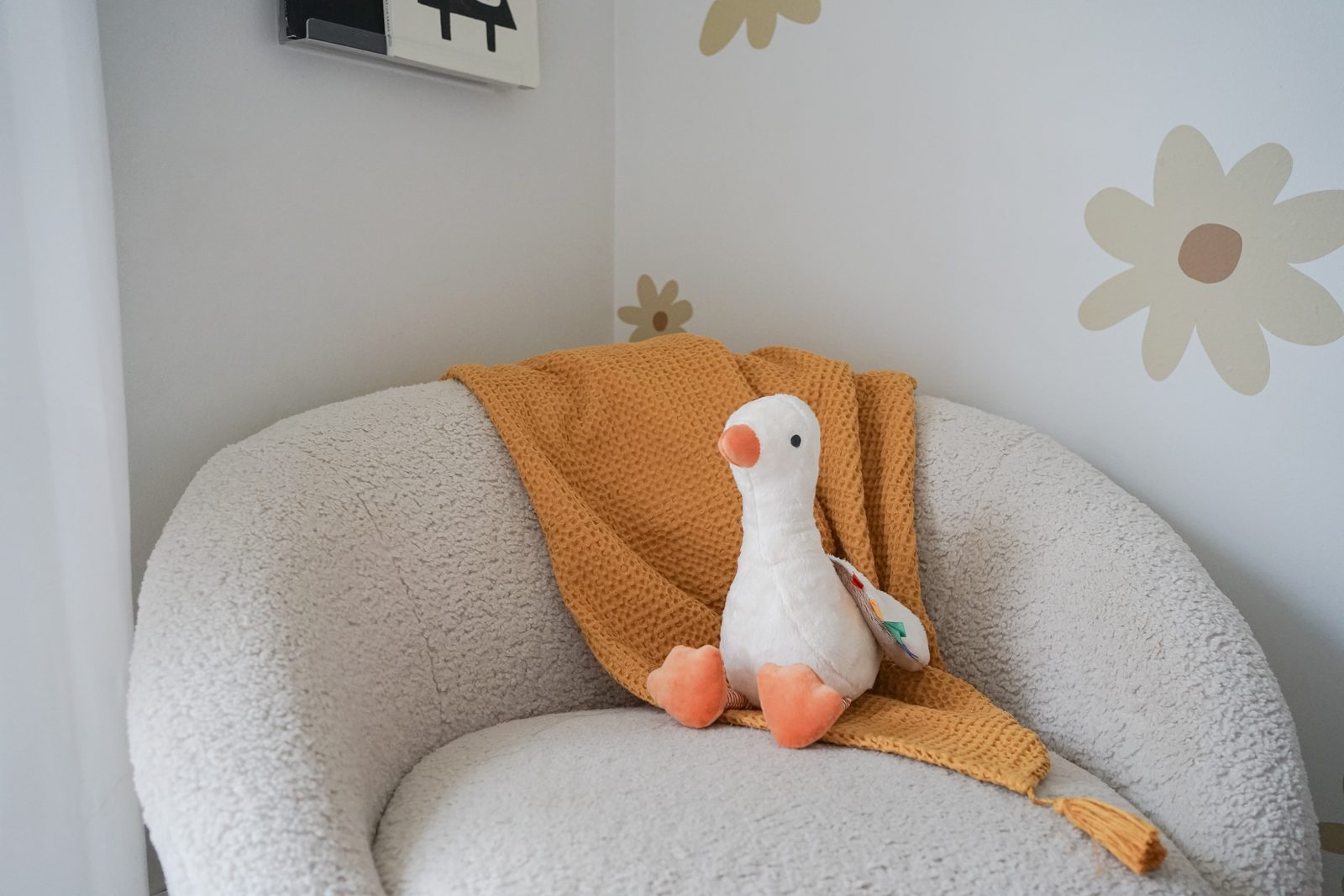 Itzy Ritzy Sweetie Snuggles plush toy Gracie the Goose product photo 6 Itzy Ritzy Sweetie Snuggles plush toy Gracie the Goose product photo 6